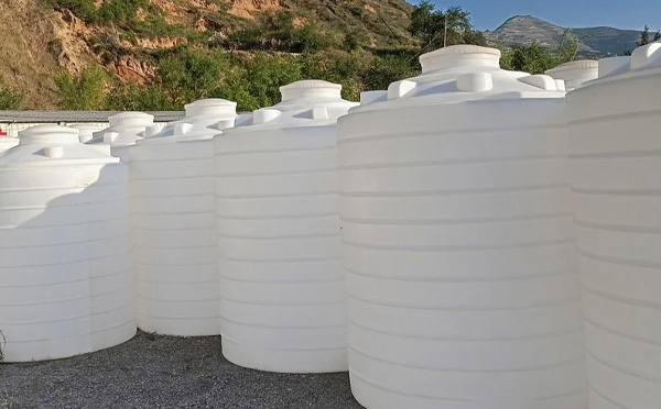 化工液体储存注意事项——选对PE宁县塑料桶避免安全隐患