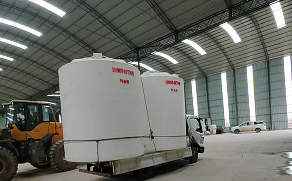 特加厚宁县塑料大桶装车运输交付实录 特加厚宁县塑料大桶装车运输交付实录